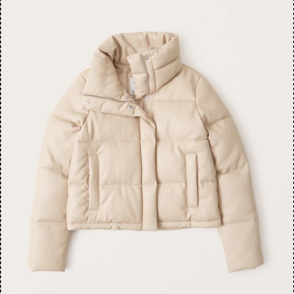 Vegan leather mini puffer in Beige faux leather